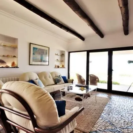 Βίλα Beachfront Surf With Pool *